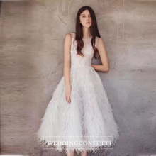 將圖片載入圖庫檢視器，The Derlaine White / Black Sleeveless Gown - WeddingConfetti