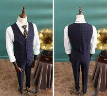 將圖片載入圖庫檢視器，Patrick Groom Men's Navy Blue Suit Jacket, Vest and Pants (3 Piece) - WeddingConfetti