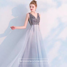 將圖片載入圖庫檢視器，The Sophiela Glittery Sleeveless Grey Sequins Gown (Available in 2 colours) - WeddingConfetti