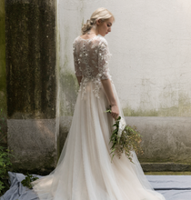 將圖片載入圖庫檢視器，The Flynn Bohemian Wedding Gown - WeddingConfetti