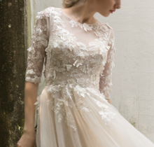 將圖片載入圖庫檢視器，The Flynn Bohemian Wedding Gown - WeddingConfetti