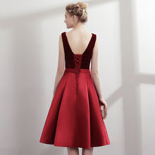 將圖片載入圖庫檢視器，The Ladelle Red Sleeveless Short Gown - WeddingConfetti