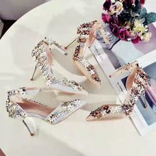 將圖片載入圖庫檢視器，Wedding Bridal Floral Gold / Silver Heels - WeddingConfetti
