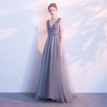 將圖片載入圖庫檢視器，The Sophiela Glittery Sleeveless Sequins Gown (Available in 2 colours) - WeddingConfetti
