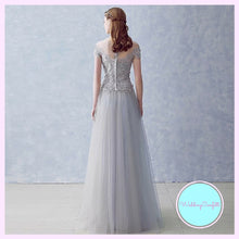 將圖片載入圖庫檢視器，The Kalethea Grey Boat Neck Grey/Red Tulle Gown - WeddingConfetti