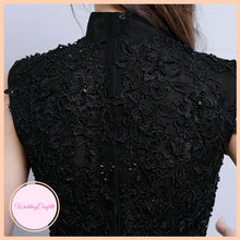 將圖片載入圖庫檢視器，The Rosemary Mandarin Collar Cheongsam Ombre Black Lace Gown - WeddingConfetti