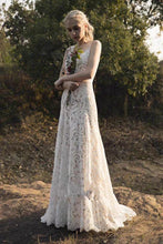 將圖片載入圖庫檢視器，The Zelmyda Bohemian Lace Wedding Gown - WeddingConfetti