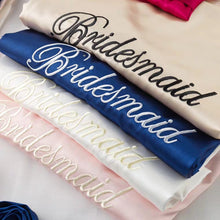 將圖片載入圖庫檢視器，Bridal/Bridesmaid Satin Robe - WeddingConfetti