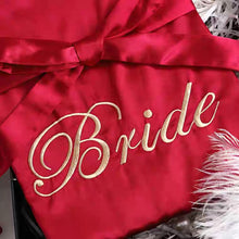 將圖片載入圖庫檢視器，Bridal/Bridesmaid Satin Robe - WeddingConfetti