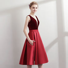 將圖片載入圖庫檢視器，The Ladelle Red Sleeveless Short Gown - WeddingConfetti
