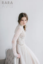 將圖片載入圖庫檢視器，The Lorde Bohemian High Neck Bridal Gown - WeddingConfetti