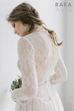 將圖片載入圖庫檢視器，The Lorde Bohemian High Neck Bridal Gown - WeddingConfetti