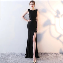 將圖片載入圖庫檢視器，The Calista Sleeveless Dress (Customisable) - WeddingConfetti