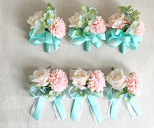 將圖片載入圖庫檢視器，Wedding Flower Wrist Corsages - WeddingConfetti