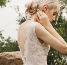 將圖片載入圖庫檢視器，The Reyale Bohemian Wedding Sleeveless Gown - WeddingConfetti