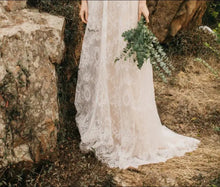將圖片載入圖庫檢視器，The Reyale Bohemian Wedding Sleeveless Gown - WeddingConfetti