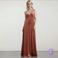 將圖片載入圖庫檢視器，The Roselle Velvet Bridesmaid Collection (4 Different Designs) - WeddingConfetti