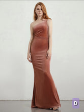 將圖片載入圖庫檢視器，The Roselle Velvet Bridesmaid Collection (4 Different Designs) - WeddingConfetti