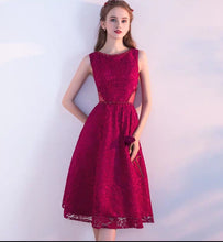 將圖片載入圖庫檢視器，The Eugenia Red / Grey Sleeveless Cocktail Dress - WeddingConfetti