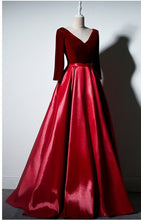 將圖片載入圖庫檢視器，The Yolanda Royal Long Sleeves Dress (Available in 3 colours) - WeddingConfetti
