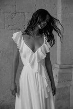 將圖片載入圖庫檢視器，The Penelope Wedding Bridal Satin Gown - WeddingConfetti