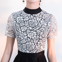 將圖片載入圖庫檢視器，The Sophielle Black Lace Short Sleeves Gown - WeddingConfetti