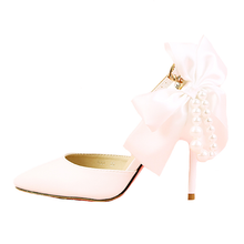 將圖片載入圖庫檢視器，The Eloise White Pearl Heels - WeddingConfetti